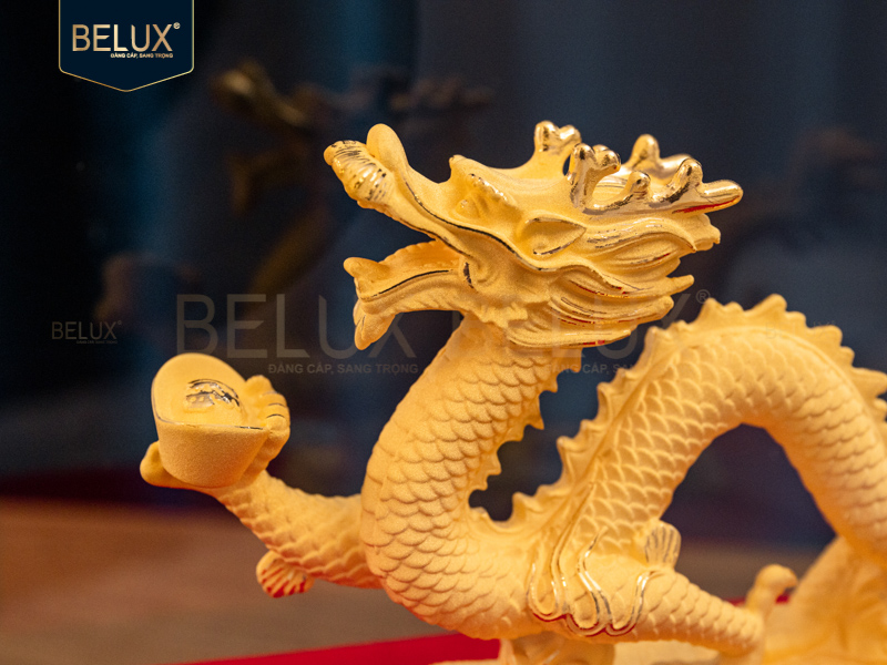 Tượng Rồng cầm ngọc vàng cát 16x3x9cm